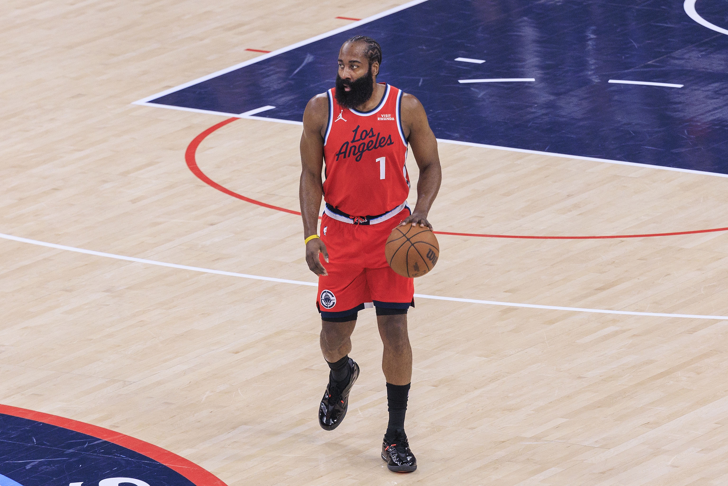 哈登：我的心态就是做赢球需要的事 无论是得40分或者送10次助攻