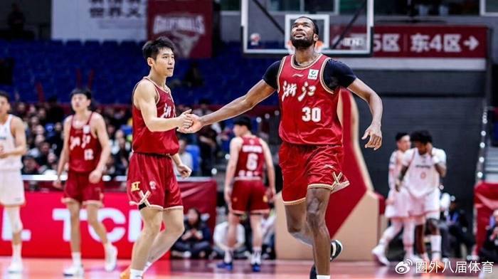 芒果体育在线登入-郭艾伦缺席,上海大胜广州!张镇麟9中1狂打铁,王哲林破万分大关|上海队|洛夫顿|浙江队|浙江男篮|上海男篮_新浪体育_新浪新闻