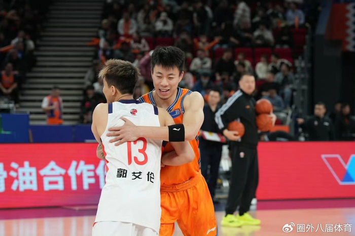 芒果体育在线登入-郭艾伦缺席,上海大胜广州!张镇麟9中1狂打铁,王哲林破万分大关|上海队|洛夫顿|浙江队|浙江男篮|上海男篮_新浪体育_新浪新闻