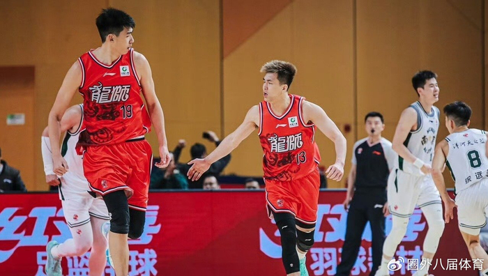 芒果体育在线登入-郭艾伦缺席,上海大胜广州!张镇麟9中1狂打铁,王哲林破万分大关|上海队|洛夫顿|浙江队|浙江男篮|上海男篮_新浪体育_新浪新闻