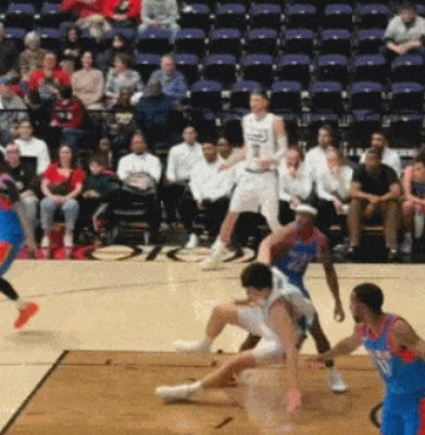 奇异果体育app-炸裂！大帽首轮16号秀！混音队友点评杨瀚森