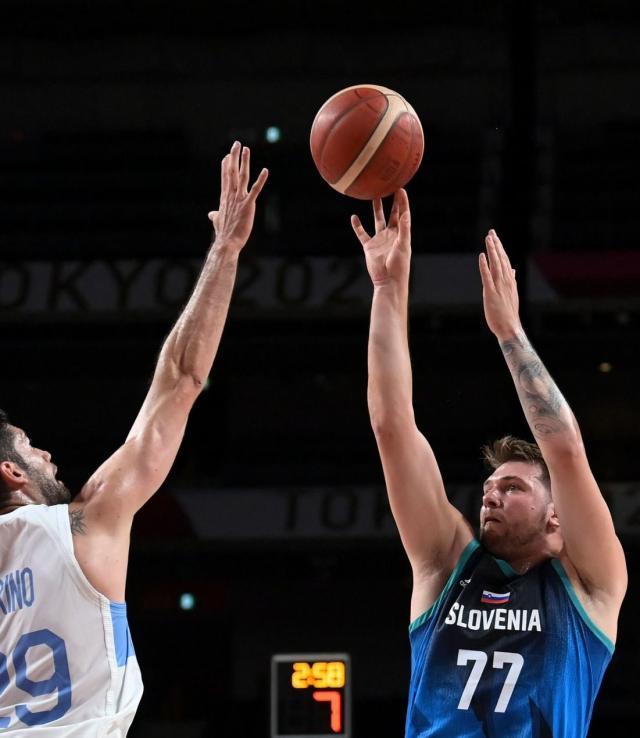 芒果体育官方网址-美国男篮如何调整？看看东契奇和斯洛文尼亚吧