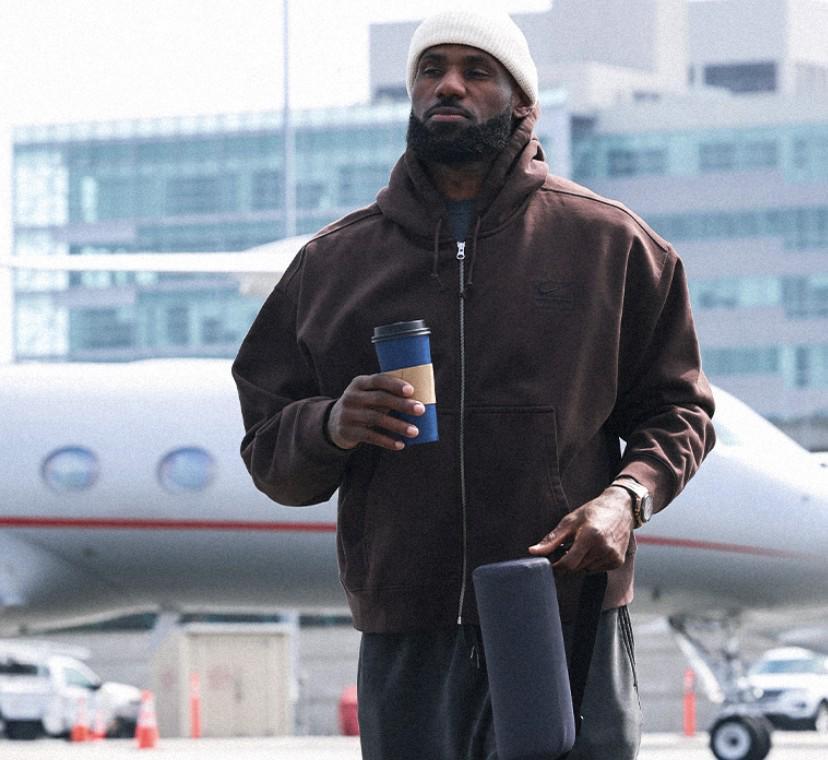 芒果体育官方网址-詹姆斯该离开湖人？阿里纳斯：他让你失望过吗？他有拉胯年吗