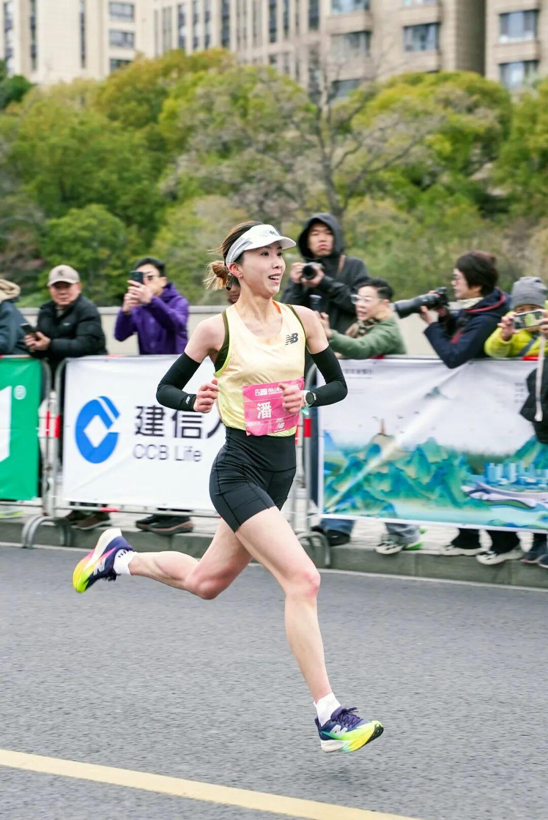 芒果体育在线登入-Sub132的八名女跑者,定义上海女子半马的她力量