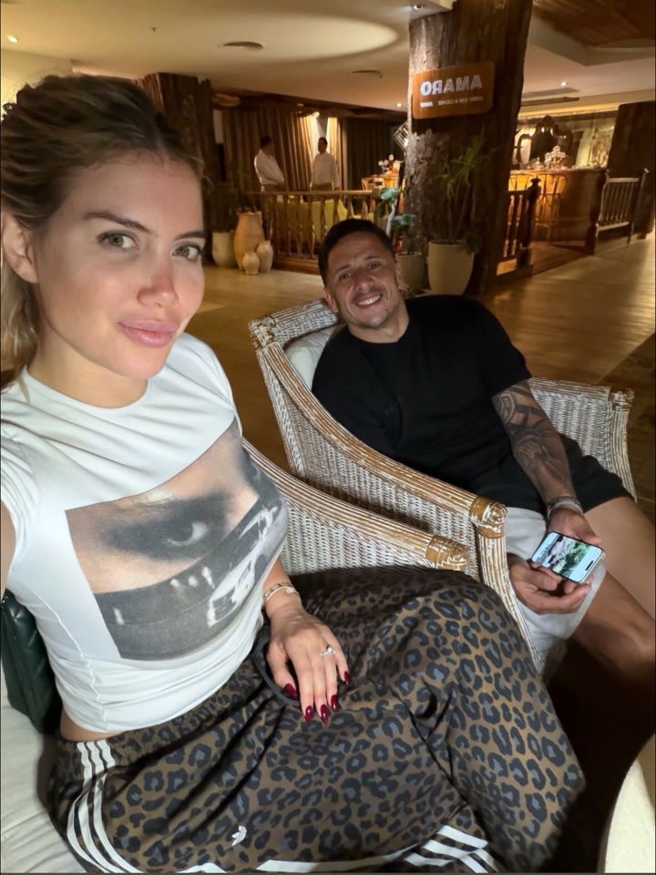 芒果体育官网首页-开启新生活！阿媒：伊卡尔迪与未婚妻随时可结婚，旺达已计划婚事